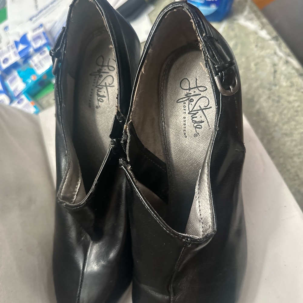 Life Stride Women's Black Heeled Boots